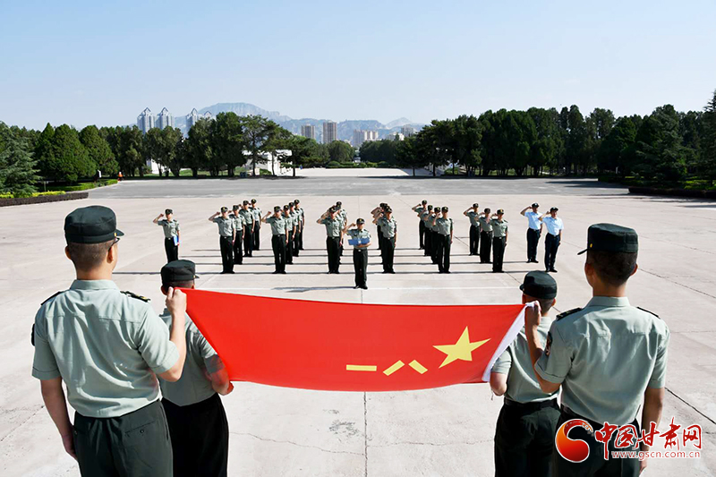 中国人民解放军31682部队开展“缅怀革命先烈·争做强军先锋”八一主题纪念活动