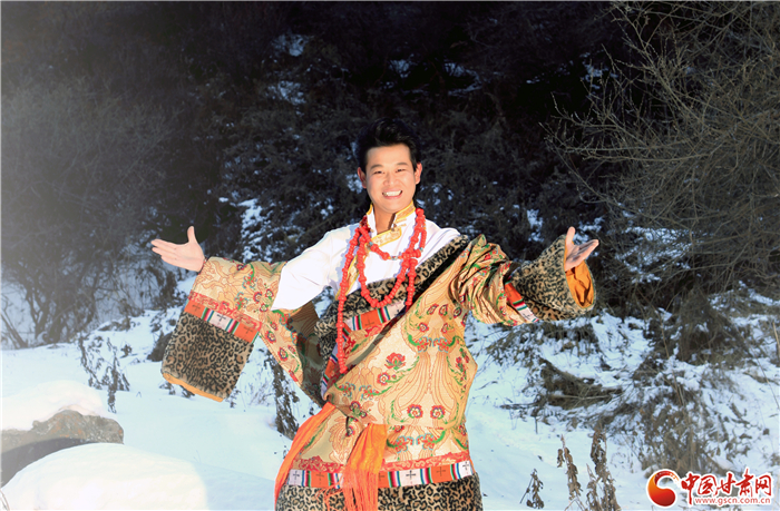 从漂泊艺人到职业音乐人——访甘肃省民族歌舞团声乐队队长杨尕藏当智