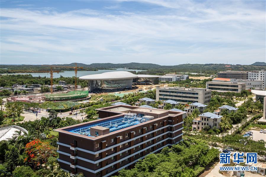 (在习近平新时代中国特色社会主义思想指引下——新时代新作为新篇章·习近平总书记关切事·图文互动)(13)感受开放新魅力——海南自由贸易港建设开局观察