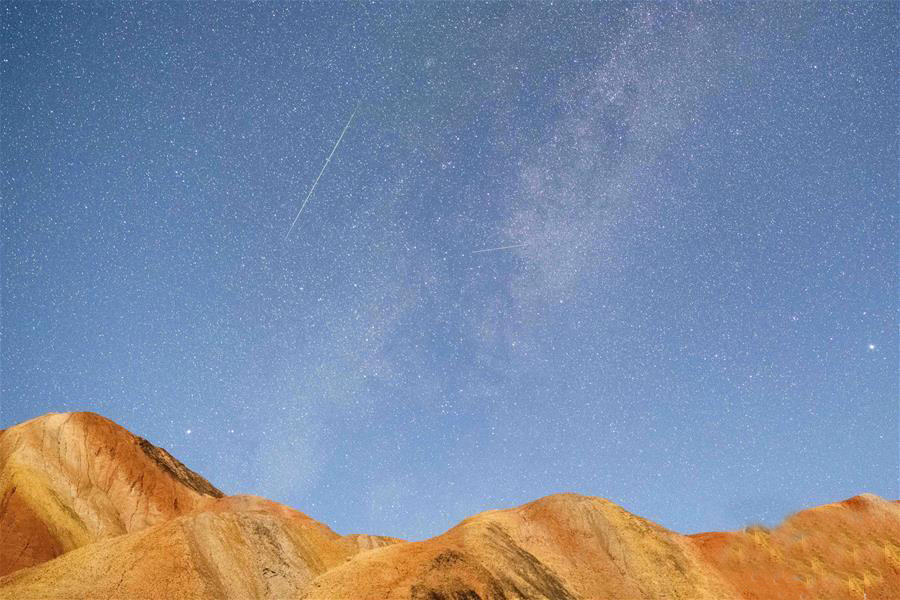 丹霞上的流星雨