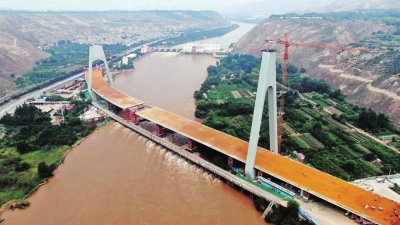 柴家峡黄河大桥顺利合龙 明年6月底有望通车