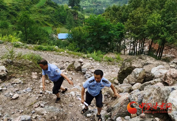 宕昌苏强：灾难面前当好抢险“领头人”