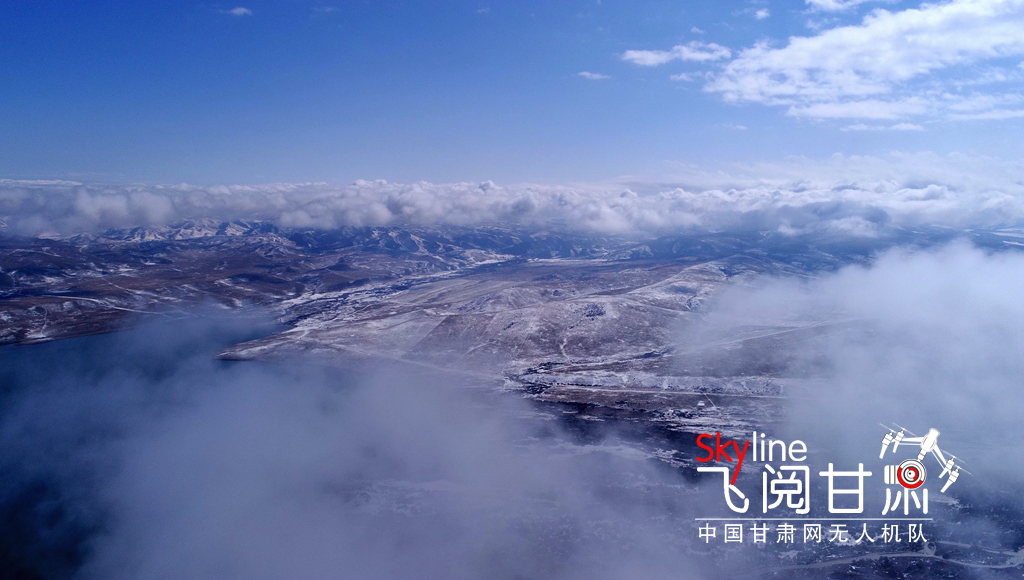 【飞阅甘肃】山丹马场：秋雪皑皑愈壮美（组图）