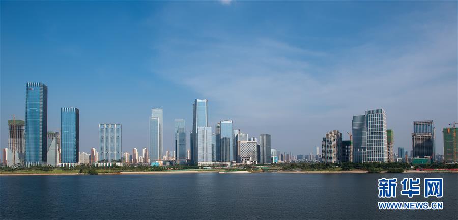 (新华全媒头条·图文互动)(2)创造新时代中国特色社会主义的更大奇迹——以习近平同志为核心的党中央关心经济特区发展纪实