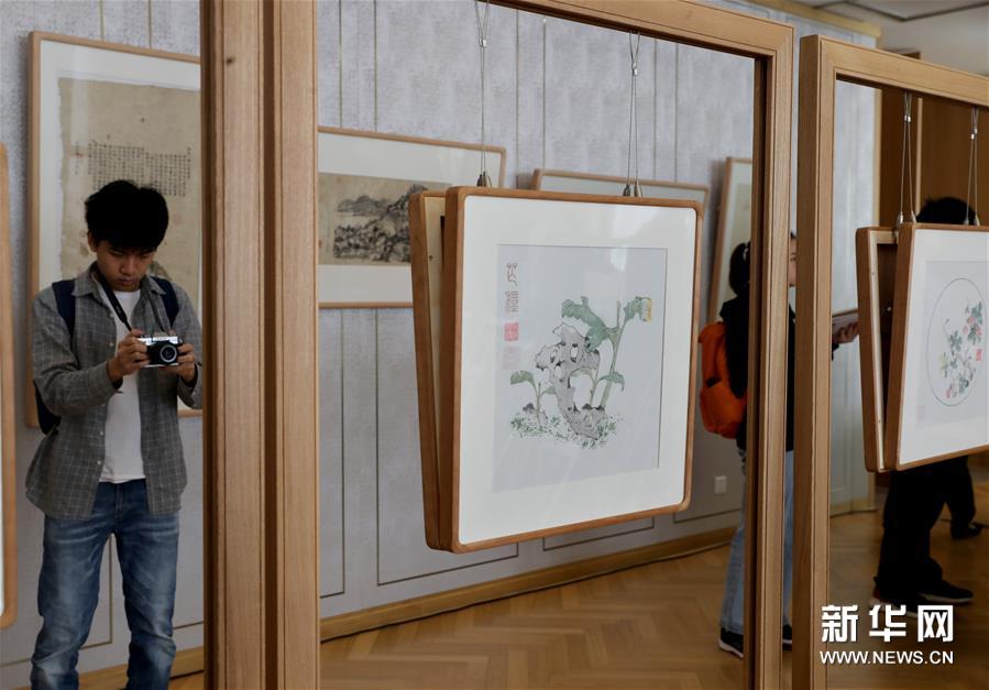 （文化）（5）“国家级非物质文化遗产木版水印艺术作品展”在同济大学揭幕