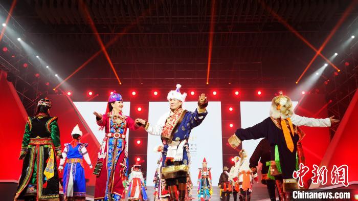 第十七届内蒙古服装服饰艺术节开幕