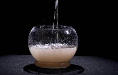 水