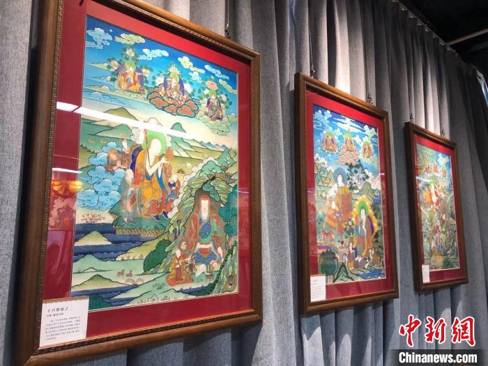 《十八罗汉》系列的部分展品首次在上海展出。 王丹沁 摄 《十八罗汉》系列的部分展品首次在上海展出。 王丹沁 摄