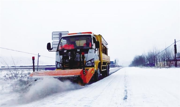 受降雪影响甘肃省部分高速路段临时交通管制