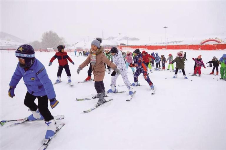 拥有39个娱乐项目 占地面积6万平方米 兰州新区冰雪新天地本周末开门迎客