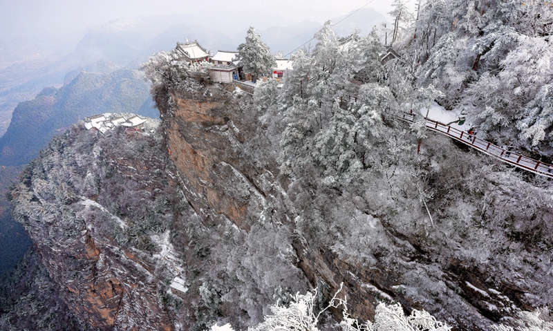 【飞阅甘肃】成县鸡峰山：雪后听梵音 登高觅胜景