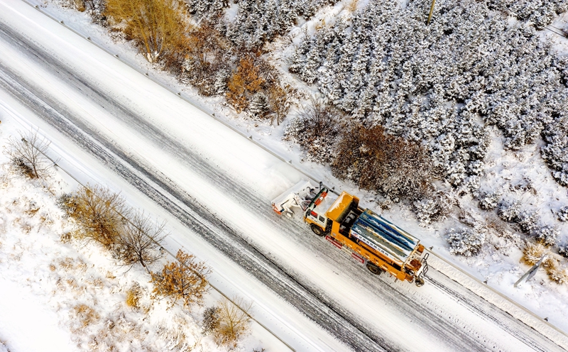 【陇拍客】甘肃张掖：公路除雪保畅通