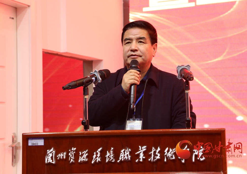 省委教育工委委员,省教育厅党组成员,副厅长时宁国