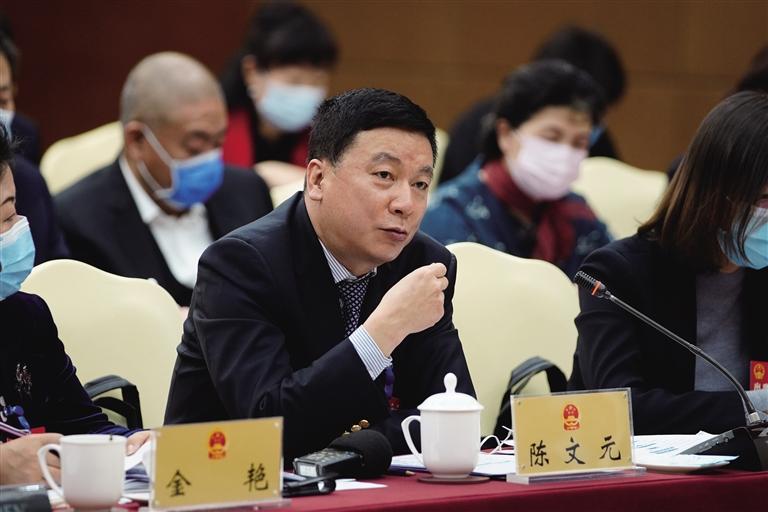 立足新阶段 贯彻新理念 融入新格局 兰州市人大代表分组审议《政府工作报告》
