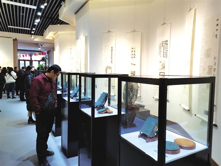 “砚田文心”非遗精品洮砚传拓题跋艺术展昨日开幕