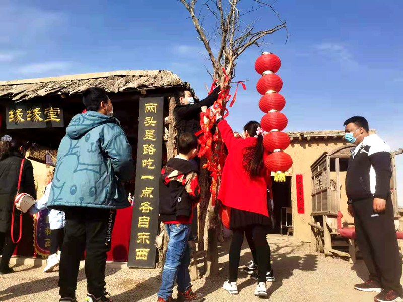 【新春走基层】宁夏:春节景区“不打烊” 就地过年“年味浓”【5】