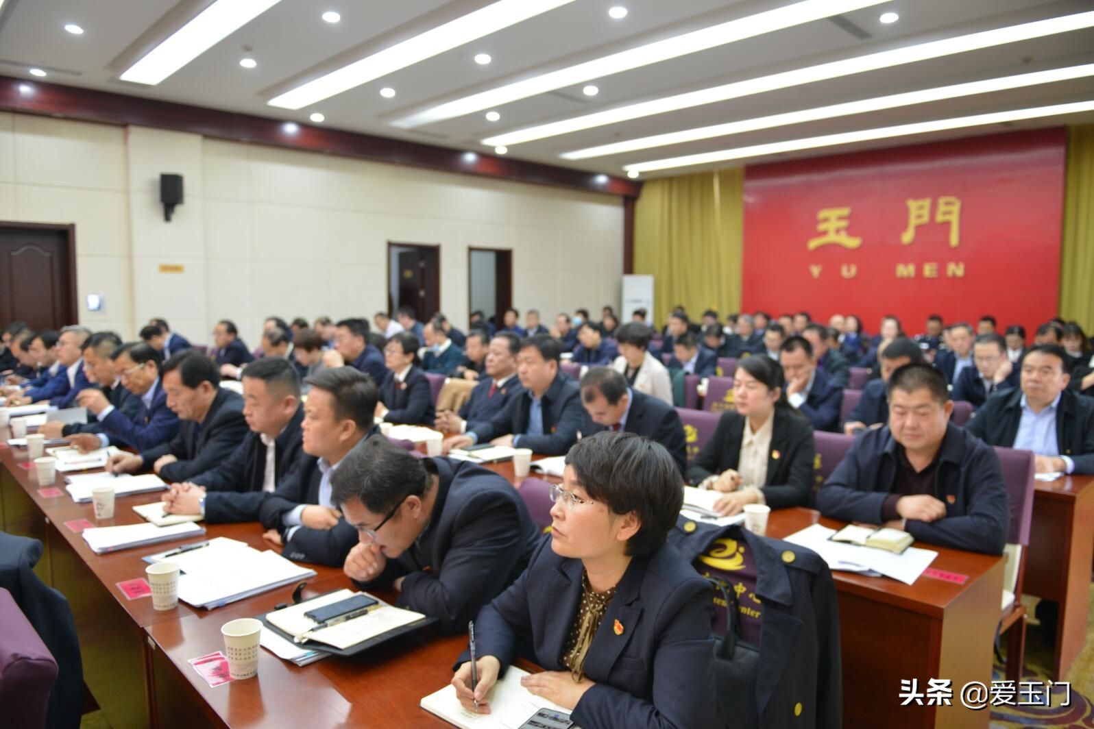 市委工作会议暨全市党史学习教育动员大会召开