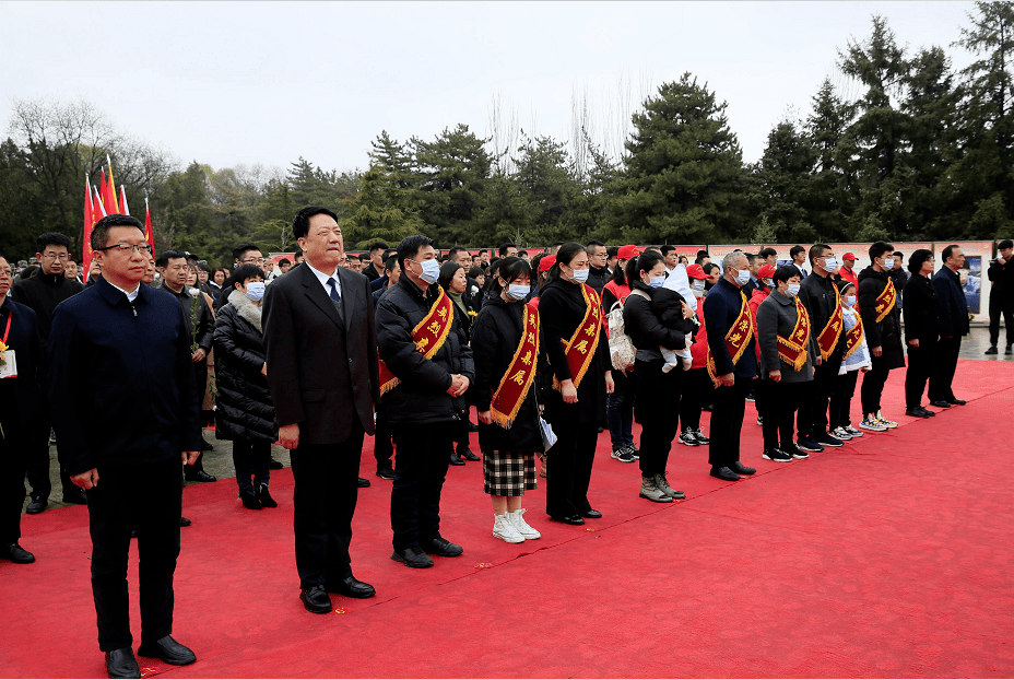 《无极五登陆地址_清明节，陈红军烈士与儿子首次“见面”……》