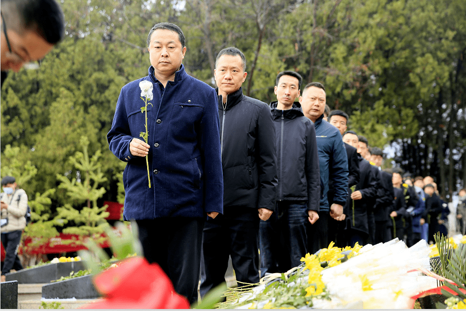 《无极五登陆地址_清明节，陈红军烈士与儿子首次“见面”……》