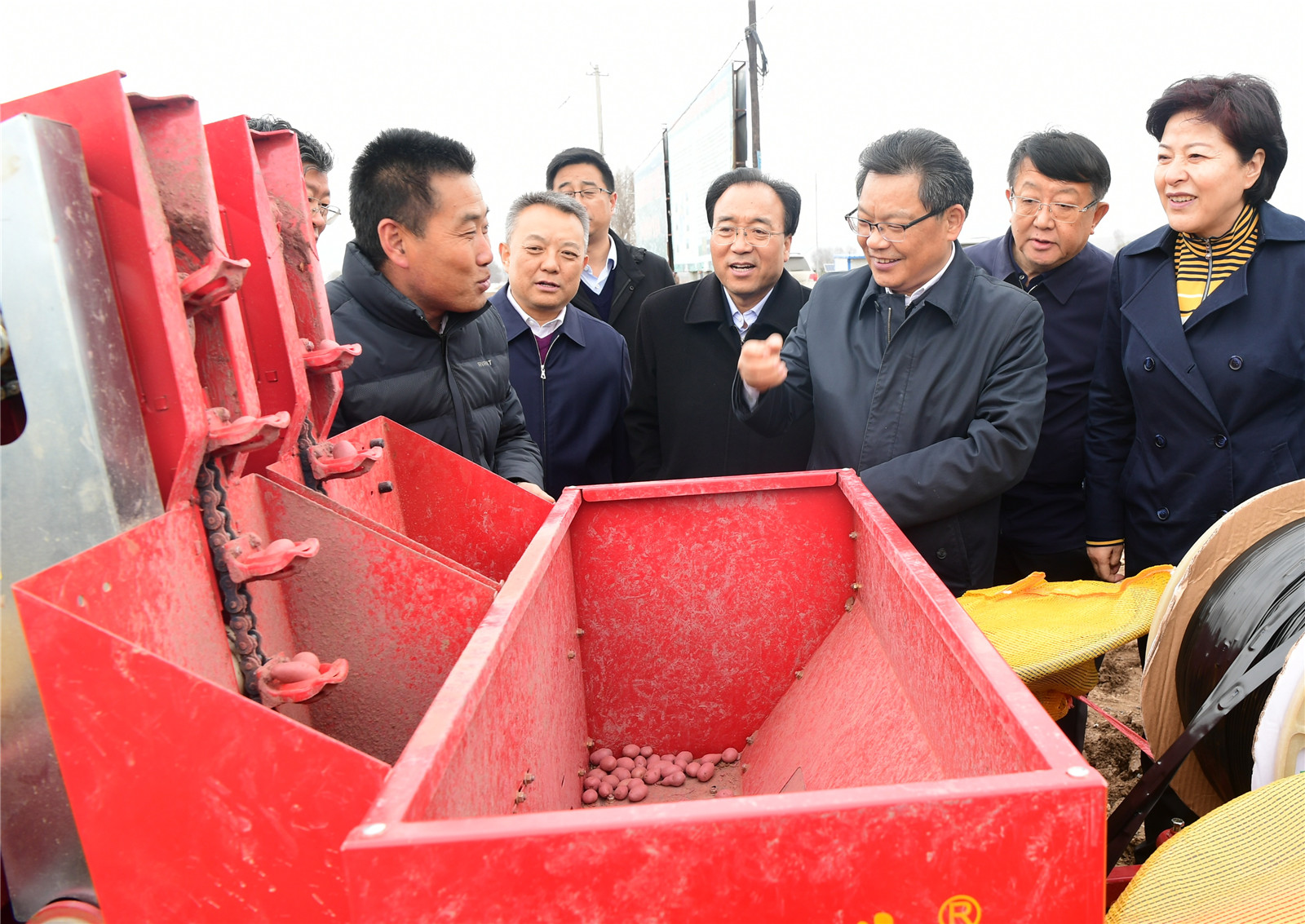 《无极五平台_【快讯】任振鹤在定西市安定区陇西县调研》