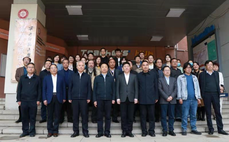 书写敦煌文化精粹 传承丝绸之路精神——冯玉雷长篇小说《野马,尘埃》首发式暨研讨会举行