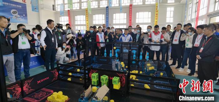 中国青少年机器人竞赛甘肃竞技：尖端技术比“智”器