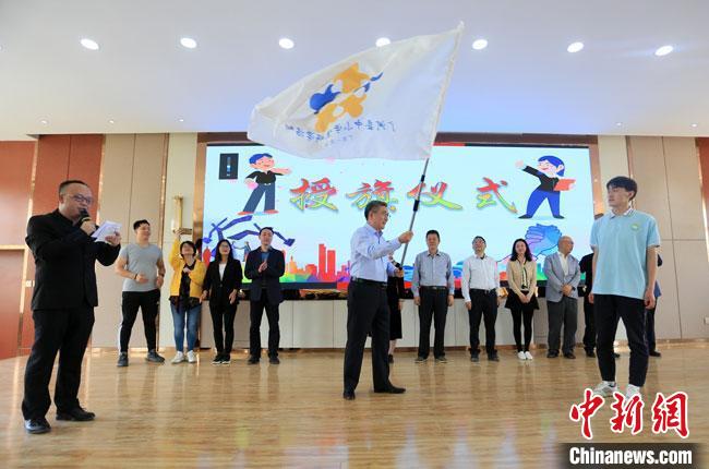 6月1日，广河县中小学生北京研学活动启动仪式在广河中学举办。　高展 摄