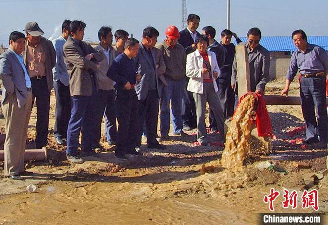 甘肃丝路小城供水女管家：33年柔情似水谋水事