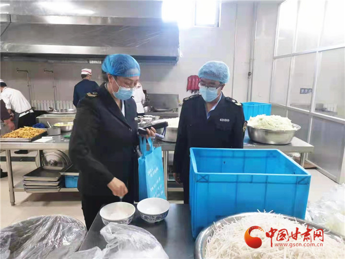 兰州榆中：校园食堂“明厨亮灶”全覆盖 智慧管控食品安全