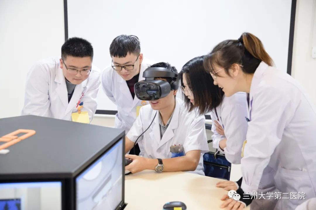 虚拟现实(VR)教学实训教室.jpg 图片