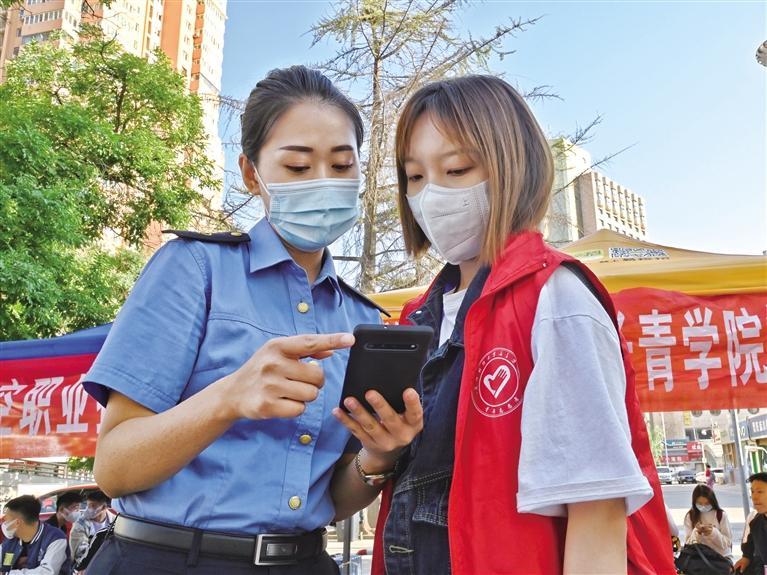 兰州车站多举措服务学生顺利返校