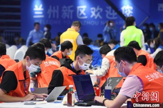 图为比赛现场。 丁凯 摄 图为比赛现场。 丁凯 摄