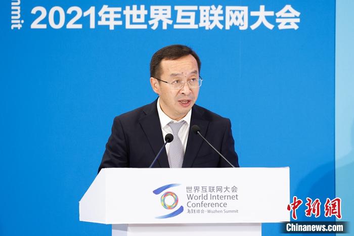 9月26日下午,由中国新闻社主办,中国新闻网和腾讯公司承办的“2021年世界互联网大会乌镇峰会——全球抗疫与国际传播论坛”在浙江乌镇举行,中国新闻社社长陈陆军出席论坛并致辞。 点击进入下一页
