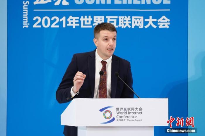 图为英国网红司徒建国出席论坛。 <a target='_blank' data-cke-saved-href='http://www.chinanews.com/' href='http://www.chinanews.com/'>中新社</a>记者 韩海丹 摄 点击进入下一页