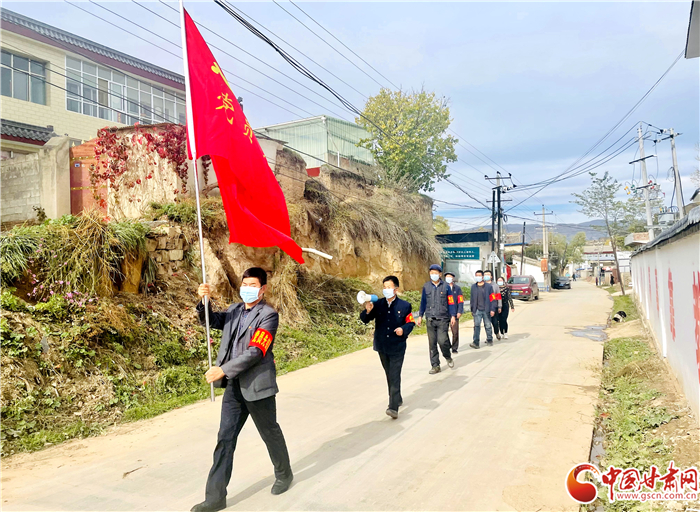 【甘快看·疫情防控甘肃在行动】定西岷县十里镇：党员父女上“疫线” 赢得村民齐夸赞