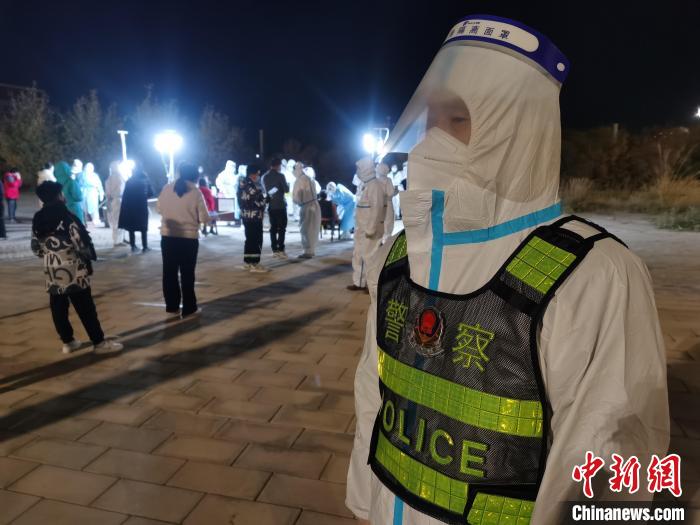 中国西部小城额济纳抗疫记:来自胡杨林下的温情记忆