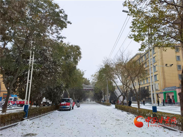 【甘快看】受降雪影响甘肃省部分路段临时交通管制
