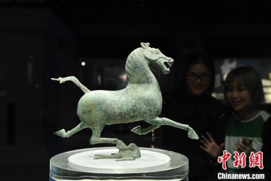 中国旅游标志“铜奔马”开启“调休模式”