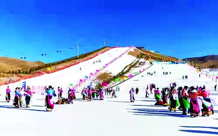 武威天祝：冰雪运动掀起高原旅游热潮