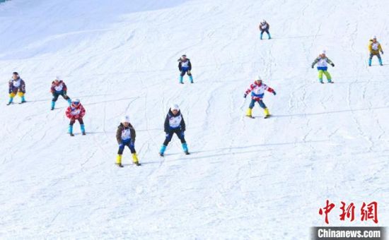 图为甘肃省张掖市山丹县组织的滑雪比赛。(资料图) 张掖市委宣传部供图