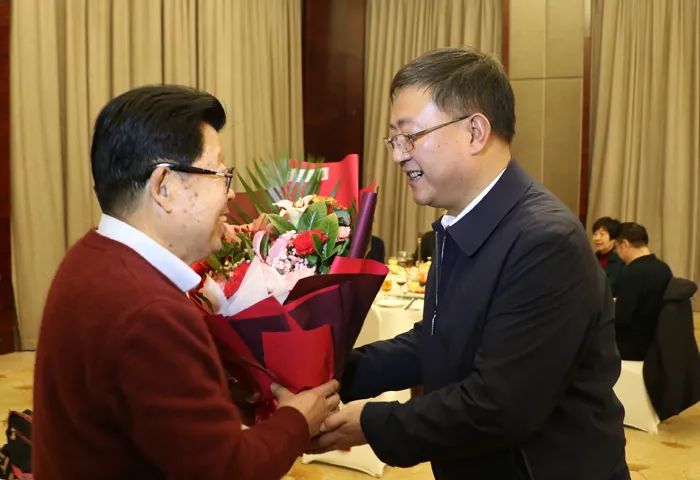 4.jpg 图片