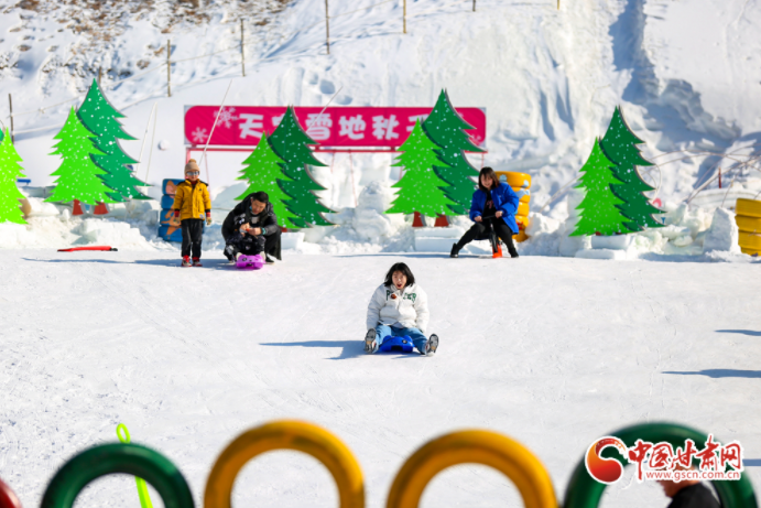 【乐享冰雪 喜迎冬奥】甘肃酒泉：冰雪运动乐趣多