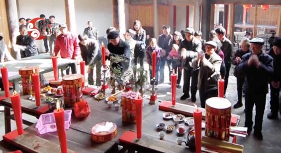 【网络中国节·春节】年俗日记?:祭祖 【网络中国节·春节】年俗日记?:祭祖