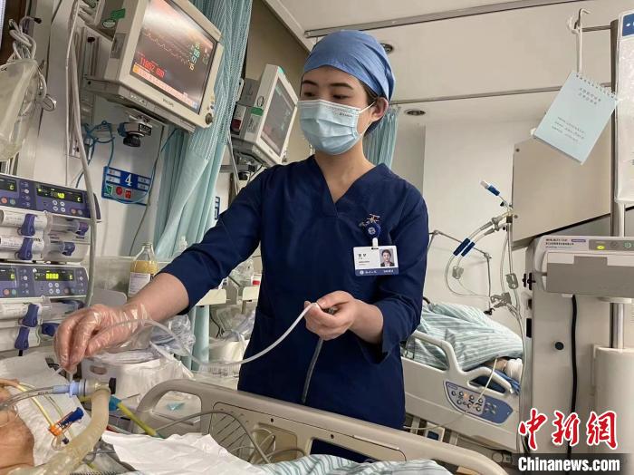 医院的别样春节:灯火通明见证平凡坚守