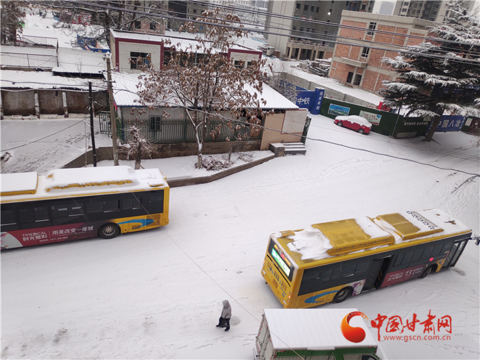 受降雪影响今日兰州这些公交线路临时停运