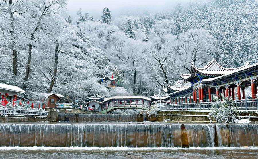 兴隆山雪景。 陈旭东摄