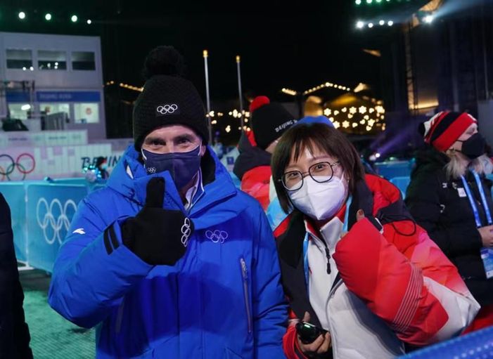 摩纳哥亲王、萨马兰奇为他们点赞!冬奥颁奖广场上这些身影值得铭记 摩纳哥亲王、萨马兰奇为他们点赞!冬奥颁奖广场上这些身影值得铭记