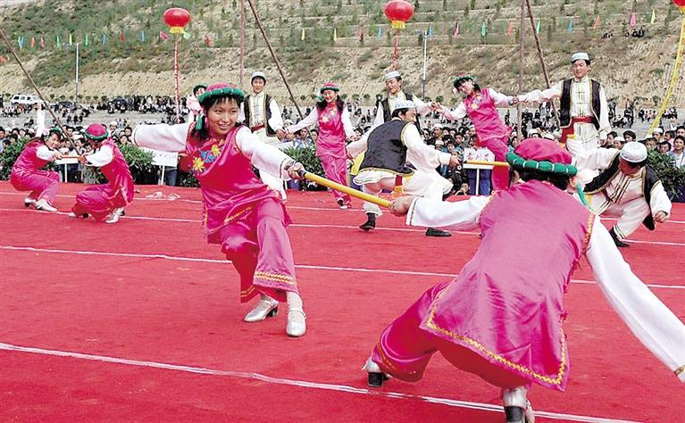 带你走进东乡族传统体育项目——拔棍