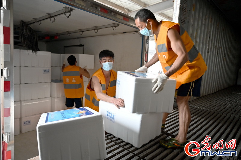 【组图】“守沪者联盟”丨四川绵阳:1万件抗疫物资搭乘直达冷链列车驰援上海 【组图】“守沪者联盟”丨四川绵阳:1万件抗疫物资搭乘直达冷链列车驰援上海
