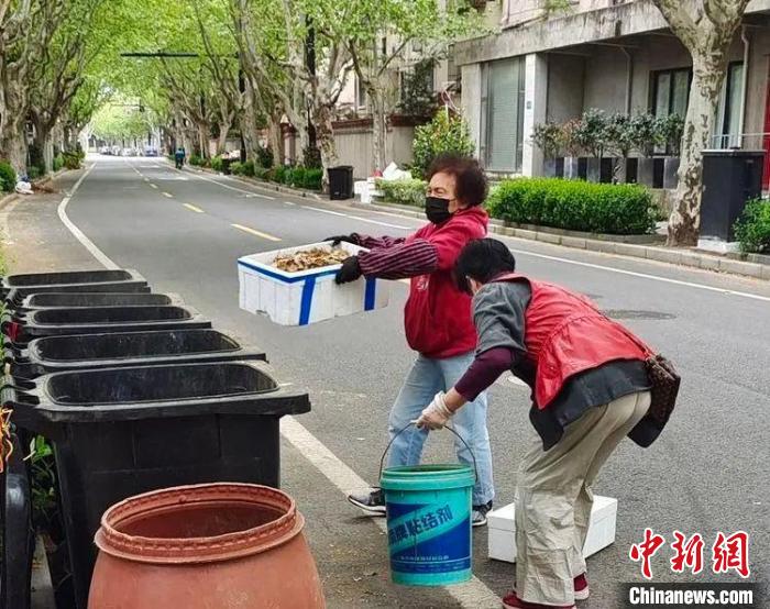 （上海战疫录）疫情下百年老洋房成立了守护队